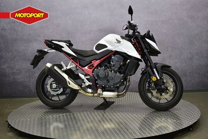 Honda CB 750 Hornet (2025)