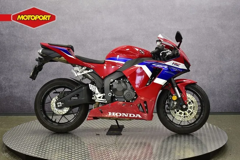 Honda CBR600RR (2024)