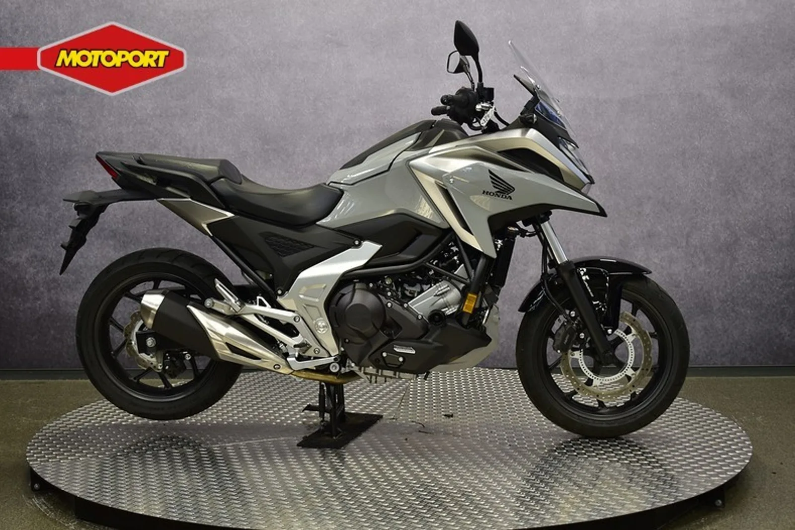 Honda NC750X (2024) — foto 1