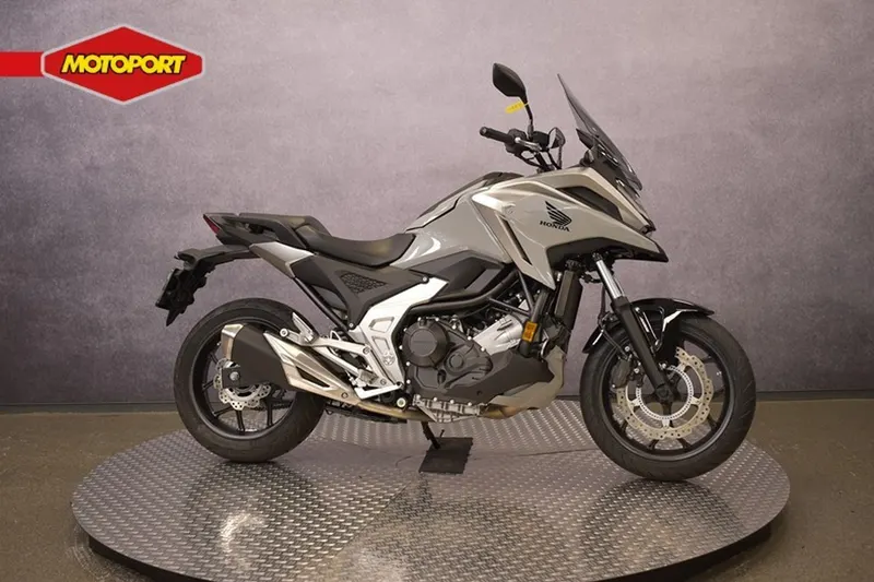 Honda NC750X (2024)