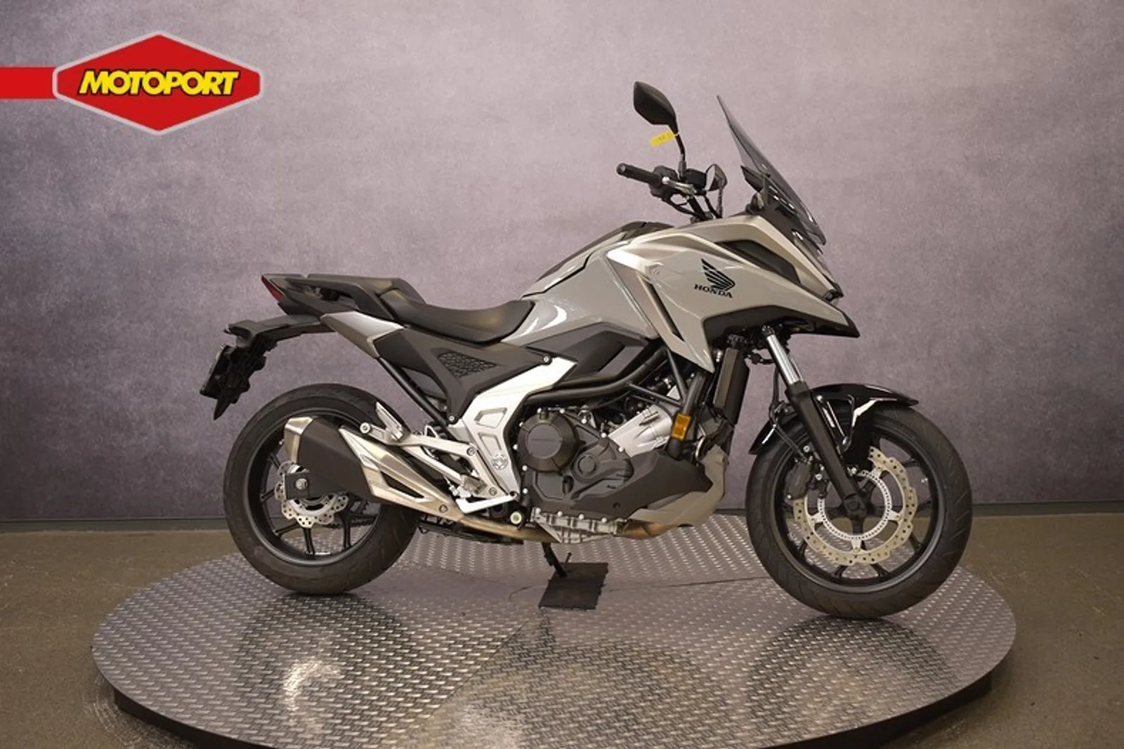 Honda NC750X (2024) — foto 1