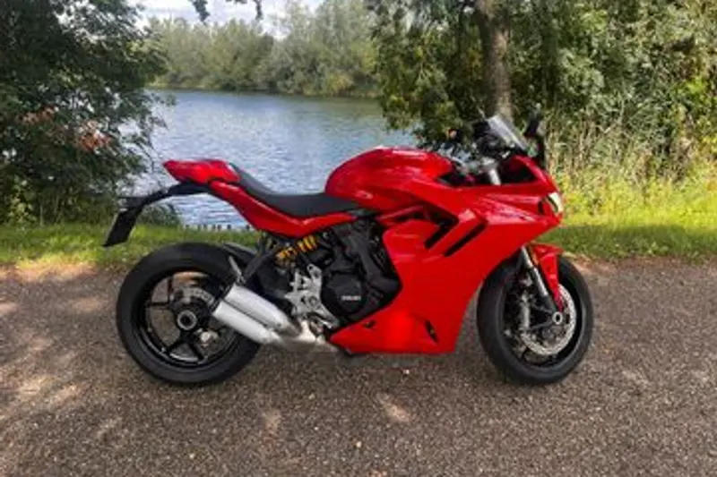 Ducati Supersport 950 (2022)