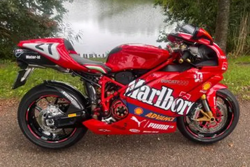 Ducati 999 (2005)