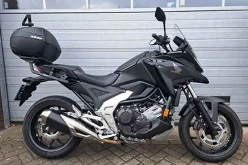 Honda NC750X (2023)