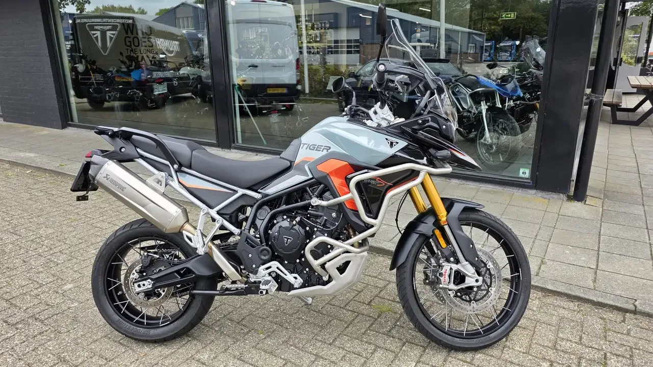 Triumph Tiger 900 Desert (2026) — foto 1