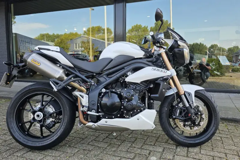 Triumph Speed Triple 1050 (2011)