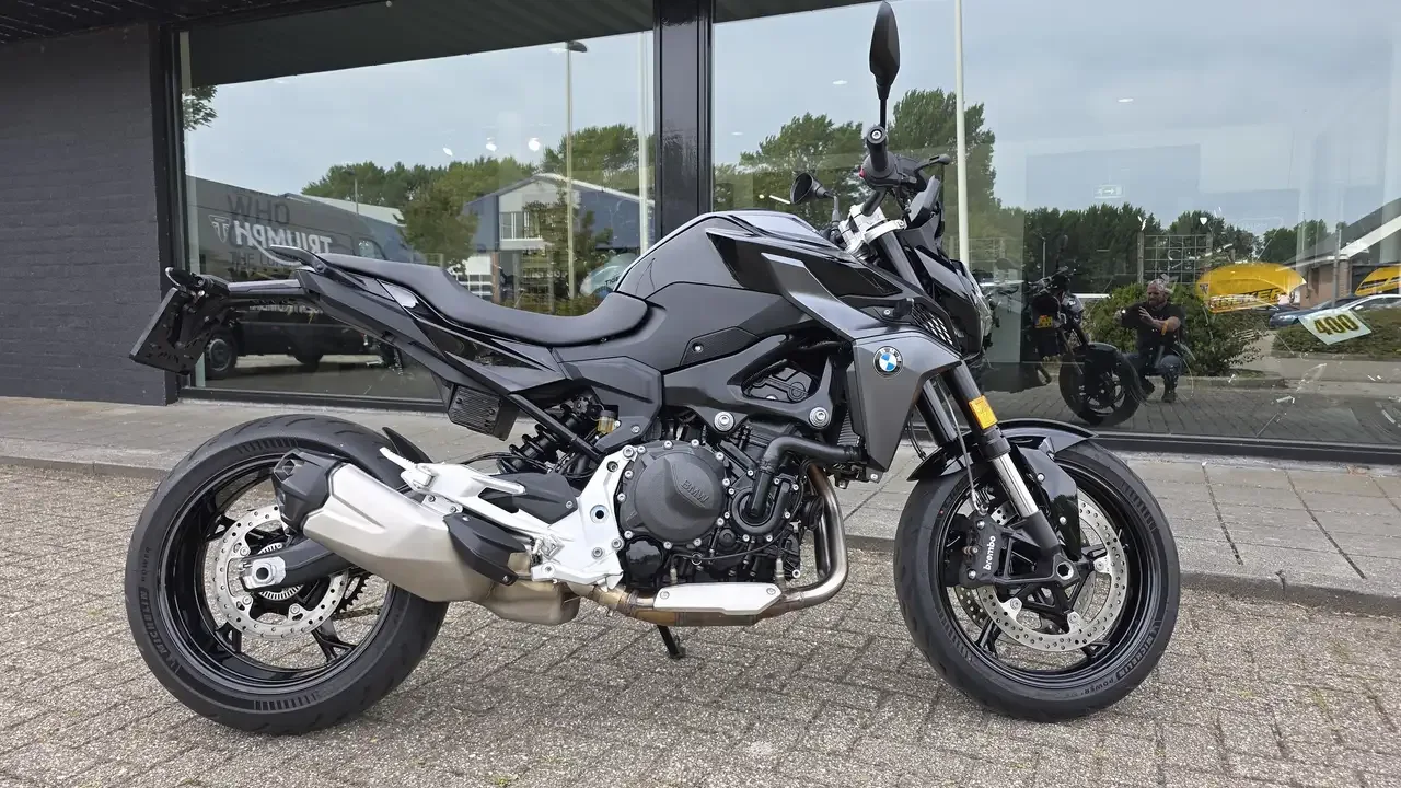 BMW F 900 R (2026) — foto 1