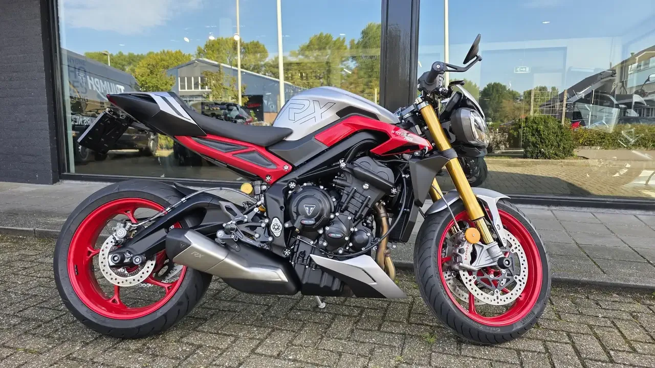 Triumph Street Triple RX (2026) — foto 1