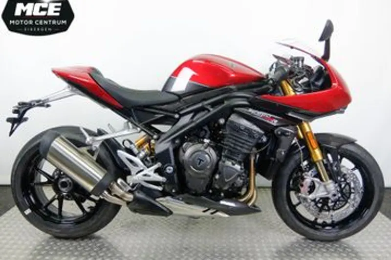 Triumph Speed Triple 1200 (2022)