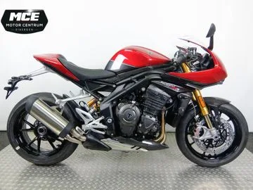 Triumph Speed Triple 1200 (2022) — foto 1
