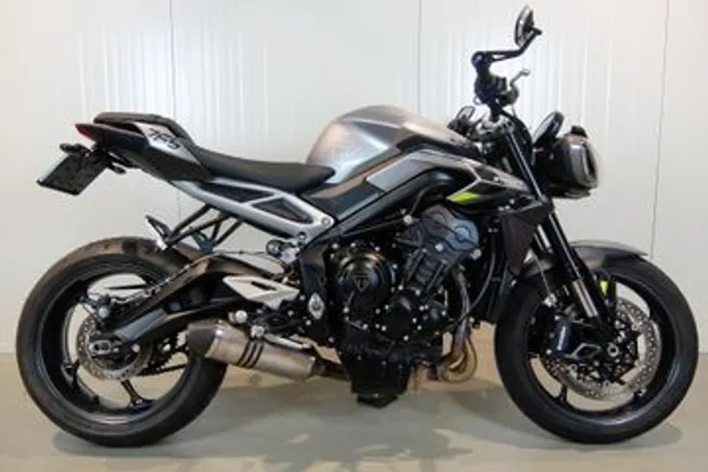 Triumph Street Triple 765 (2023)