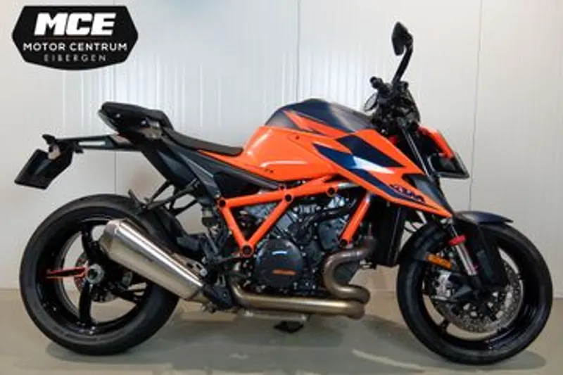 KTM 1290 SuperDuke R (2021)