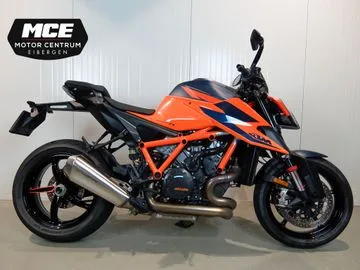 KTM 1290 SuperDuke R (2021) — foto 1