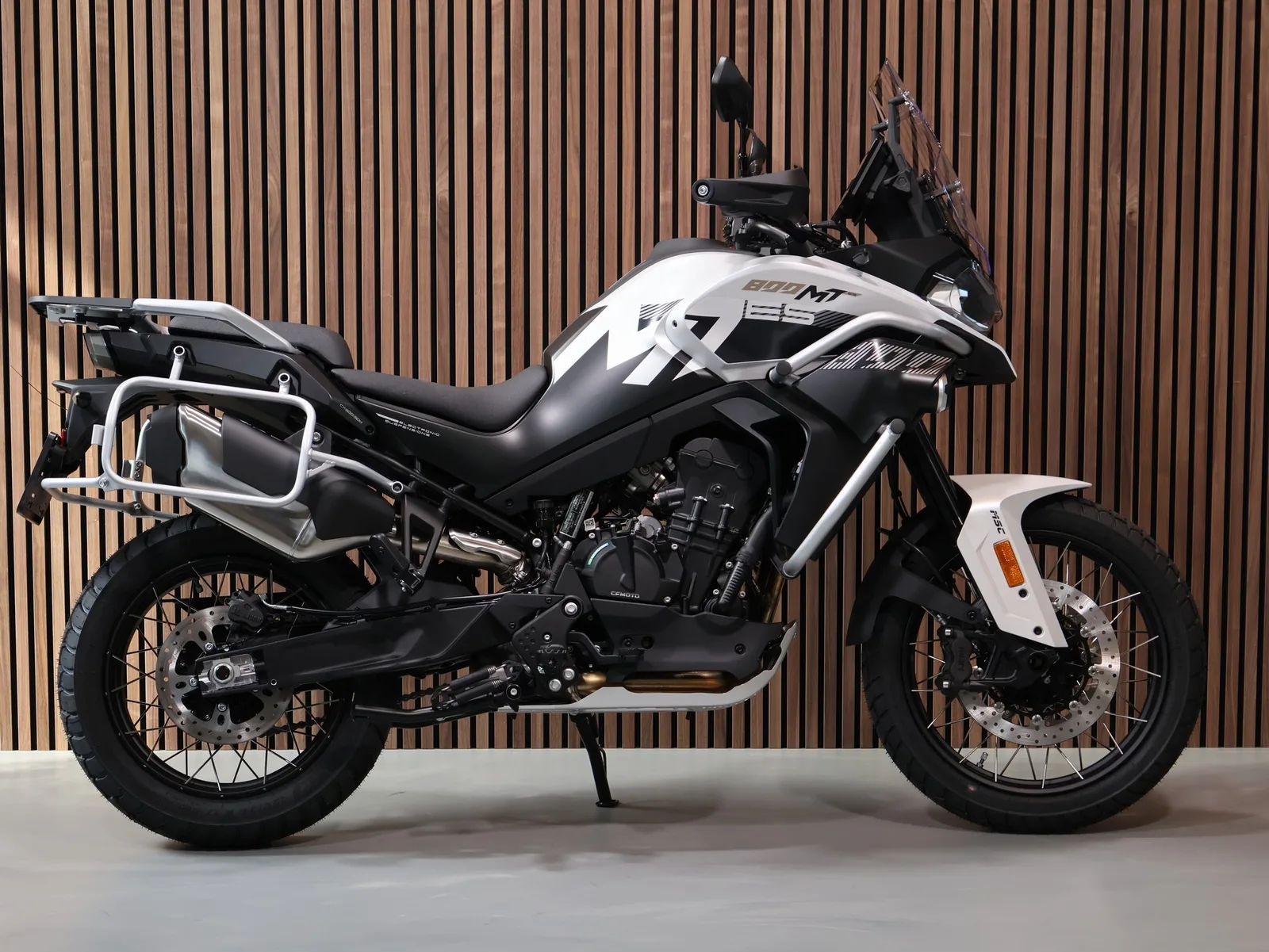 CFMoto 800 MT (2026) — foto 1