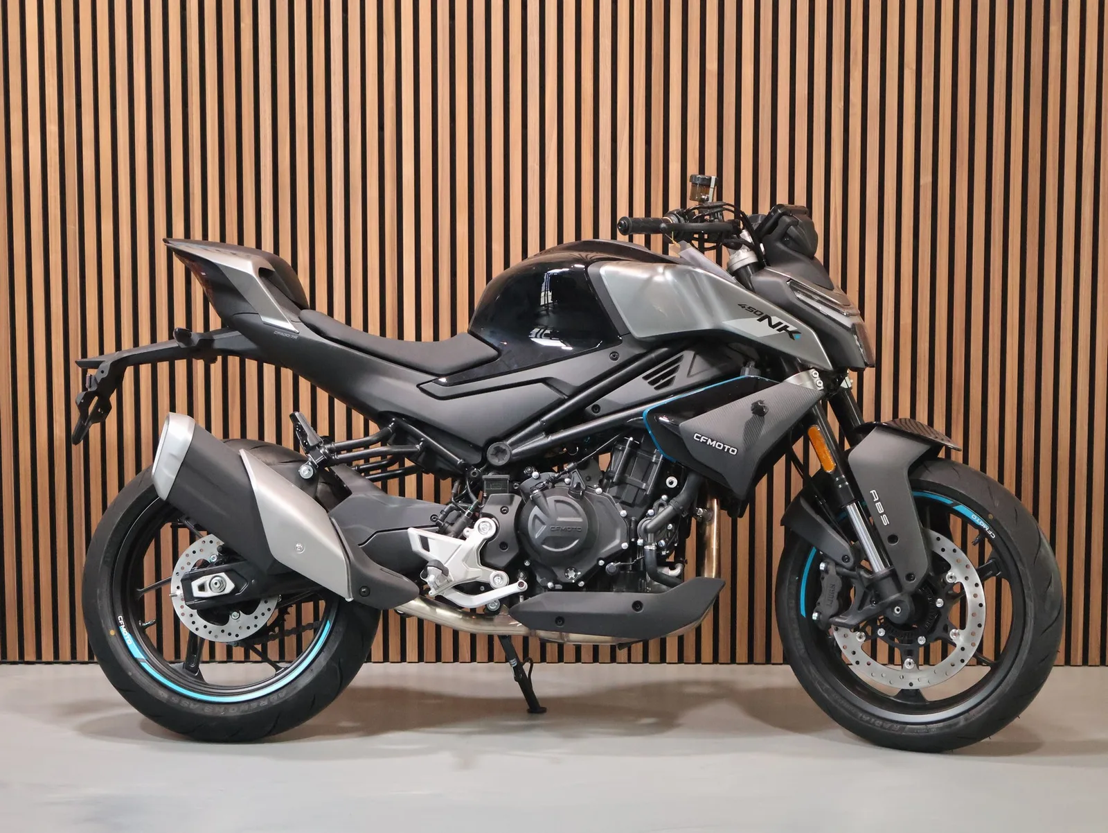 CFMoto NK 450 (2025) — foto 1