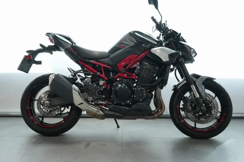 Kawasaki Z 900 (2025)