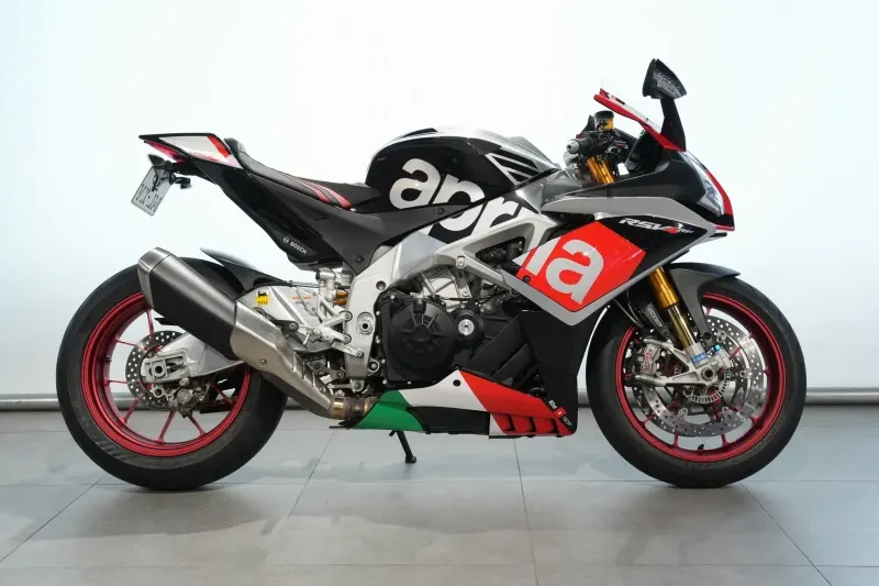Aprilia RSV4 (2015)