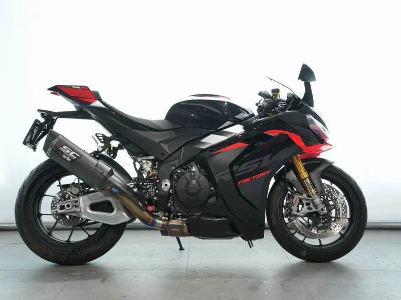 Aprilia RSV4 1100 Factory (2025) — foto 1