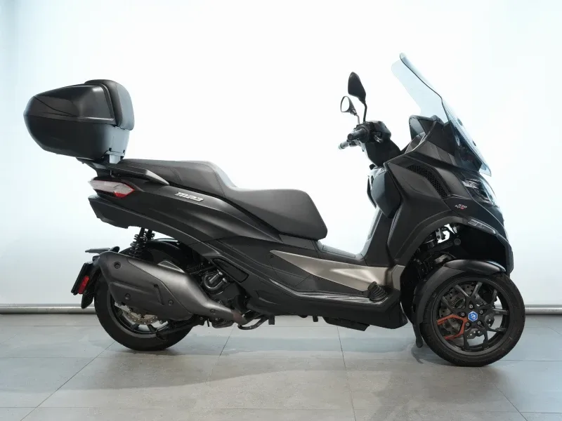 Piaggio MP3 530 HPE Exclusive (2025) — foto 1