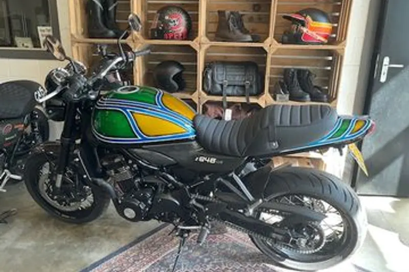 Kawasaki Z900RS (2025)
