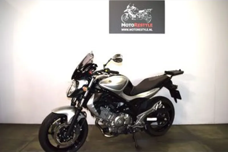 Suzuki SFV 650 Gladius (2012)