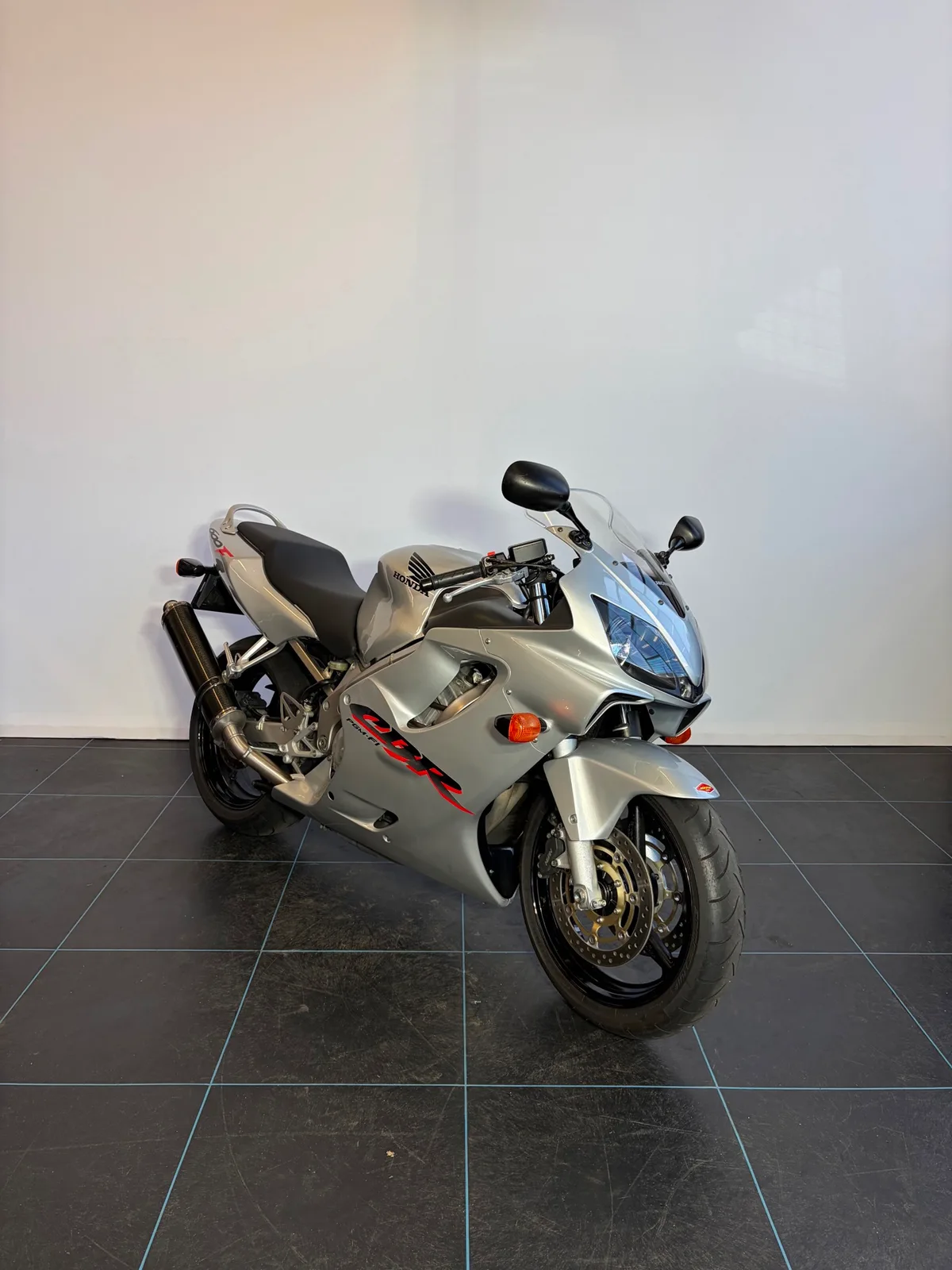 Honda CBR600F (2002) — foto 1