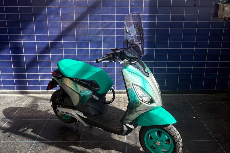 Piaggio Bromscooter One 1 Zip (2025)