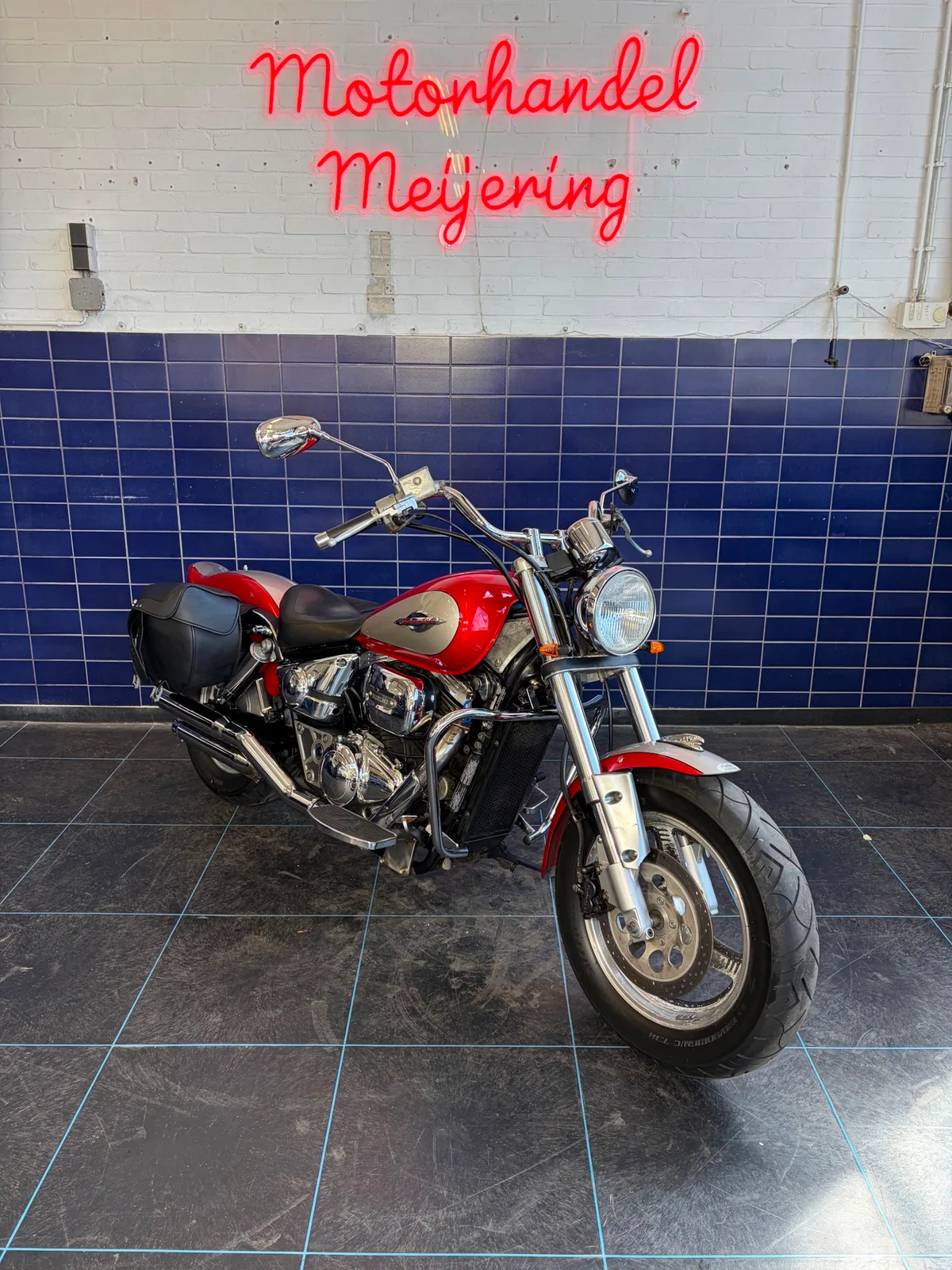 Suzuki VL 800 Intruder Volusia (1999) — foto 1