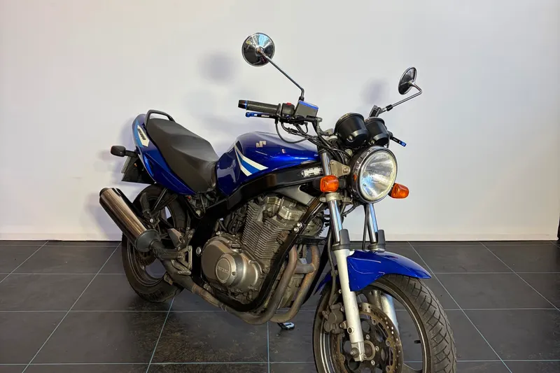Suzuki GS 500 (2006)