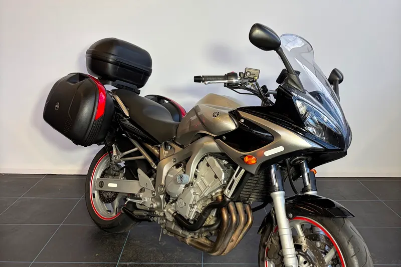 Yamaha FZ6 Fazer (2004)