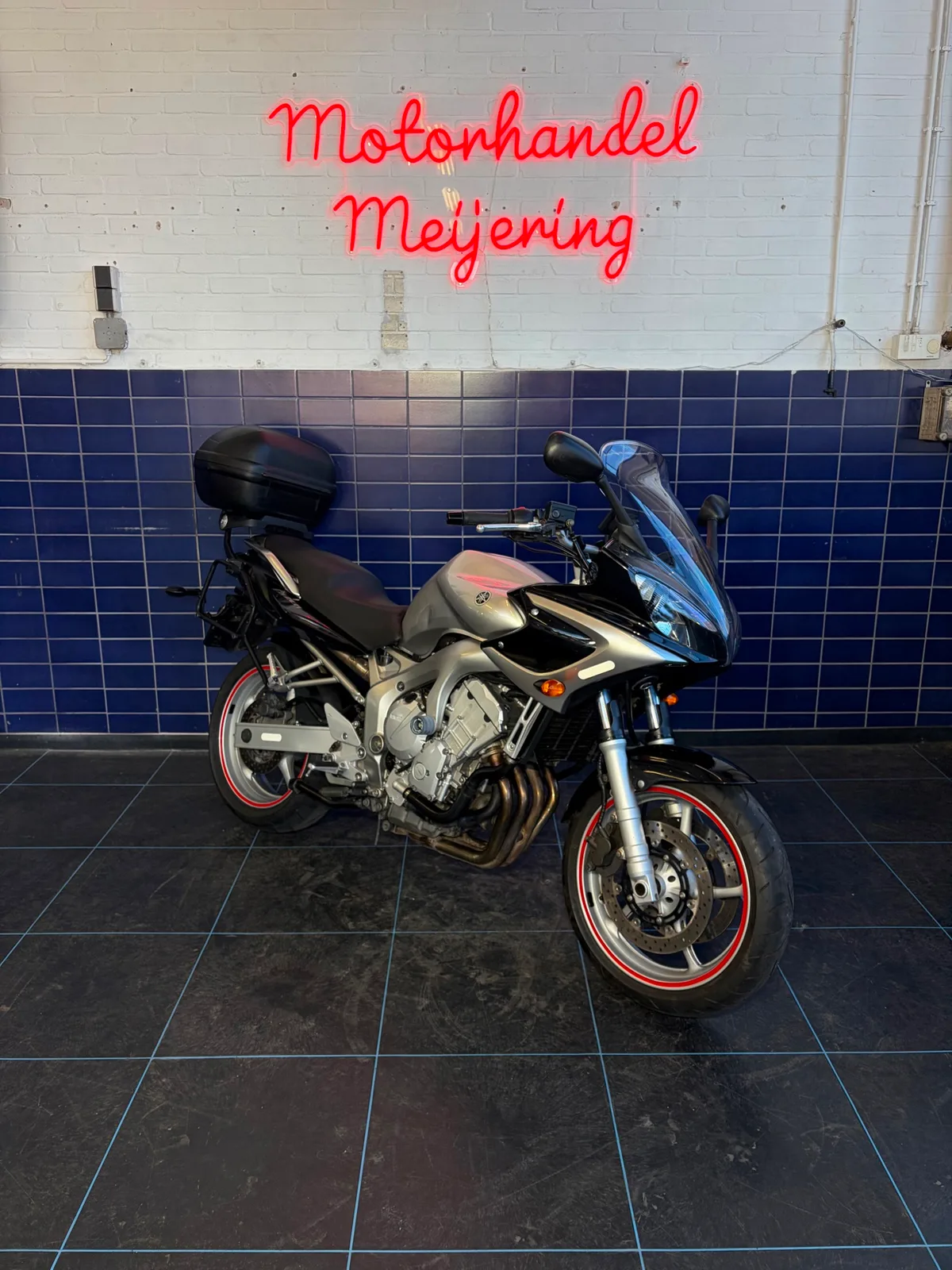 Yamaha FZ6 Fazer (2004) — foto 1