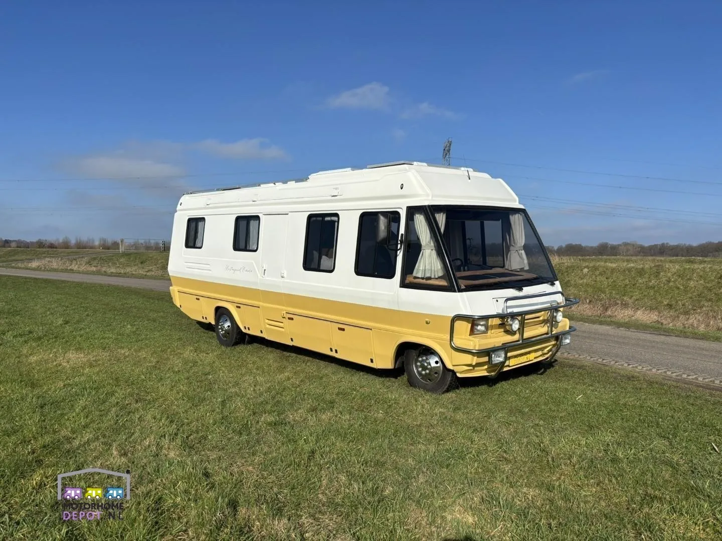 Ford E-350 (1995) — foto 1