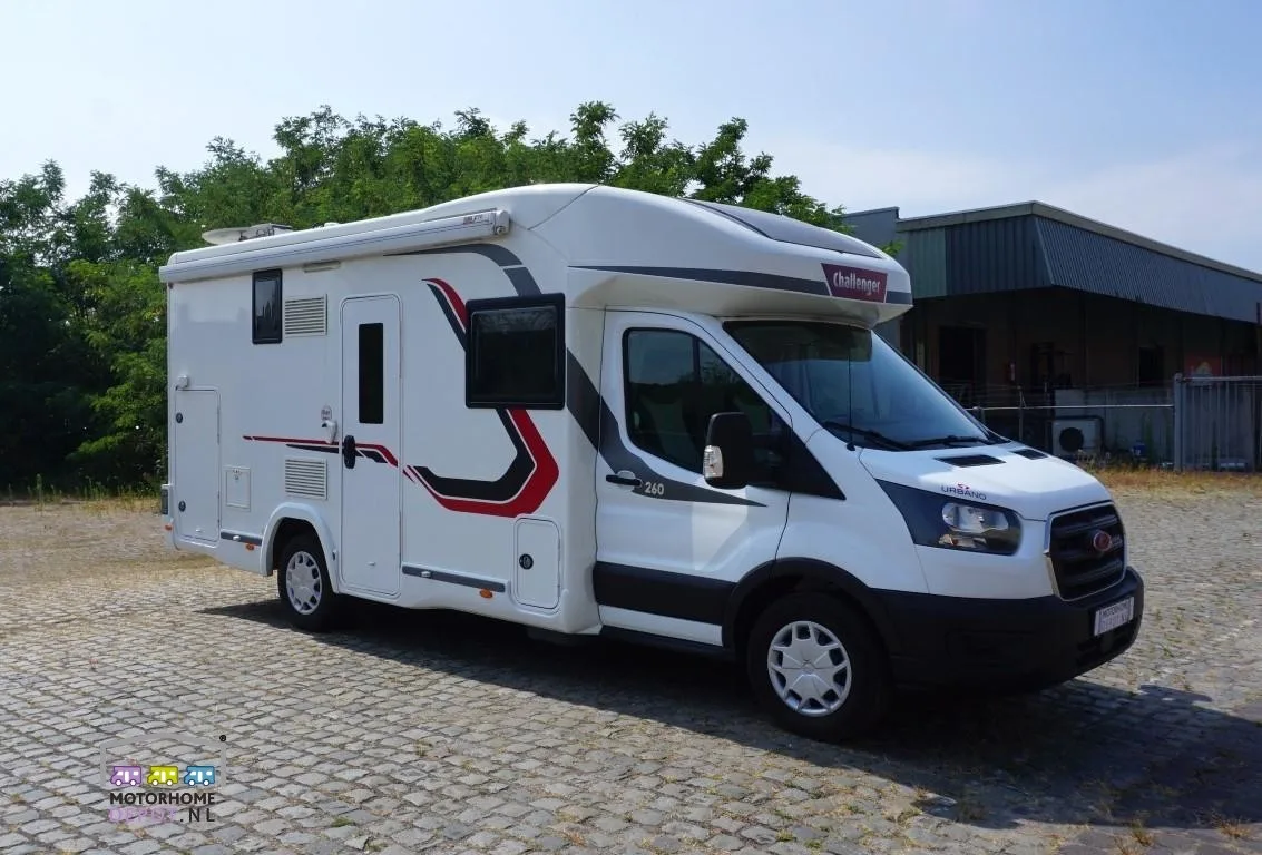 Challenger 260 (2021) — foto 1