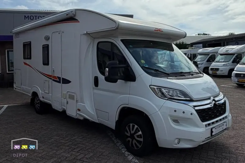 P.L.A. Camper VOYAGER (2017)