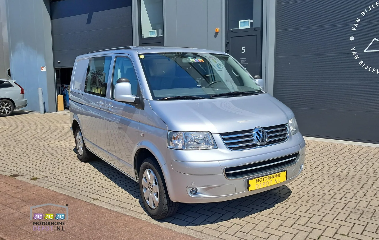 Volkswagen Transporter (2009) — foto 1