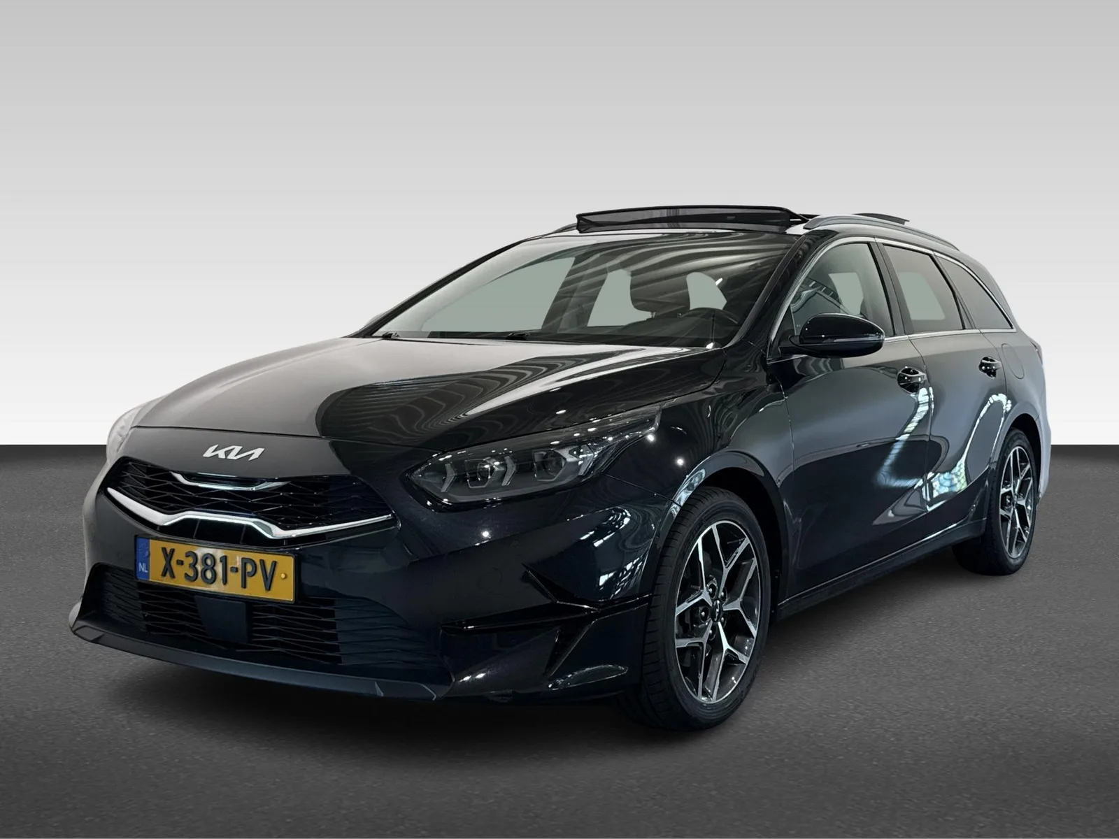 Kia Ceed Sportswagon (2024) — foto 1