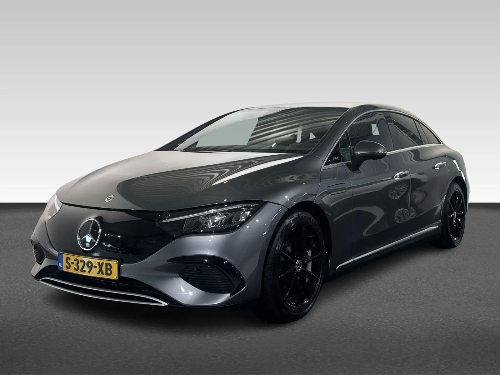 Mercedes-Benz EQE (2023) — foto 1