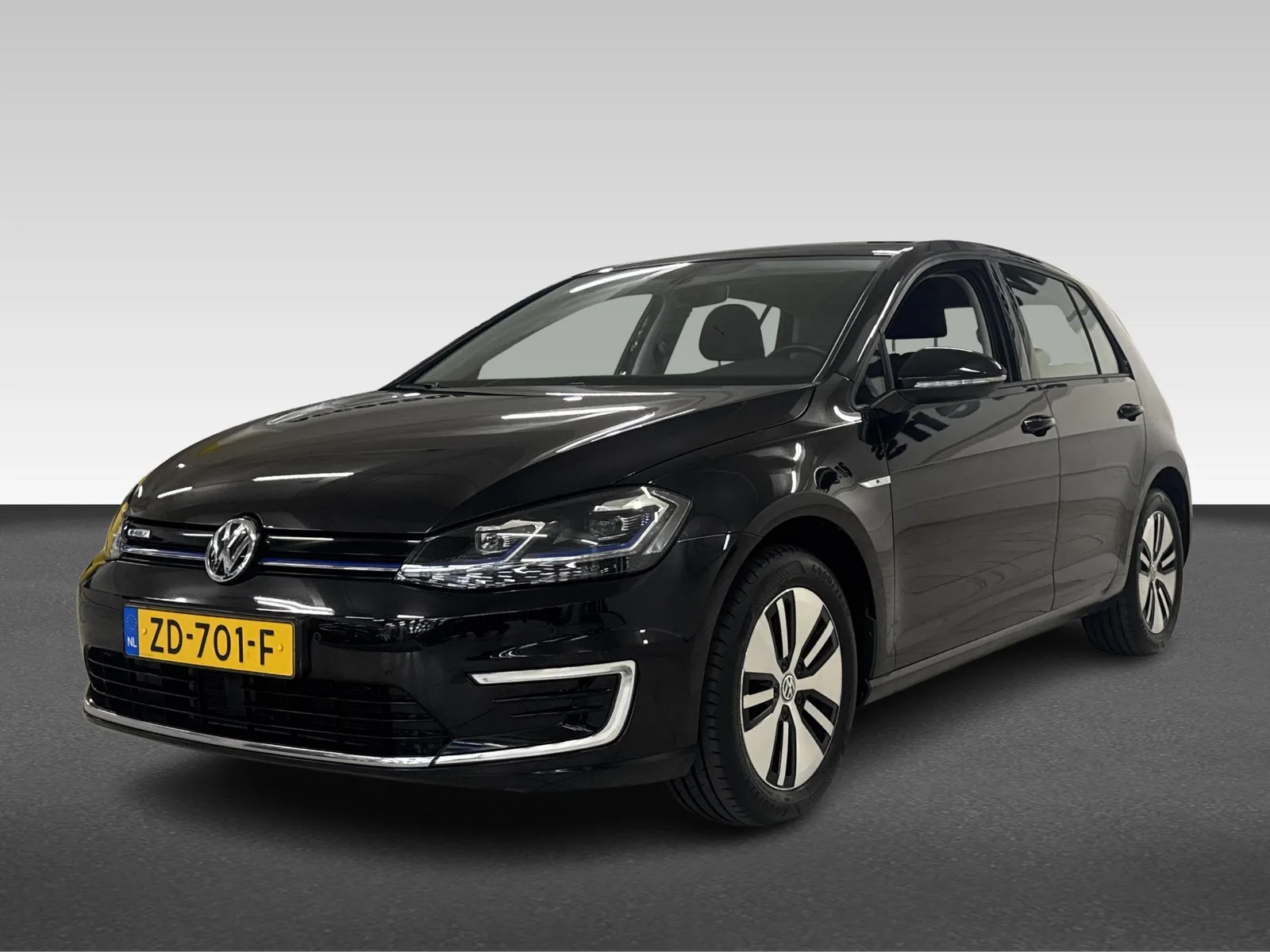 Volkswagen E-Golf (2019) — foto 1