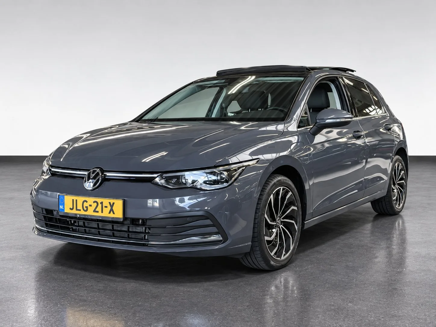 Volkswagen Golf (2021) — foto 1