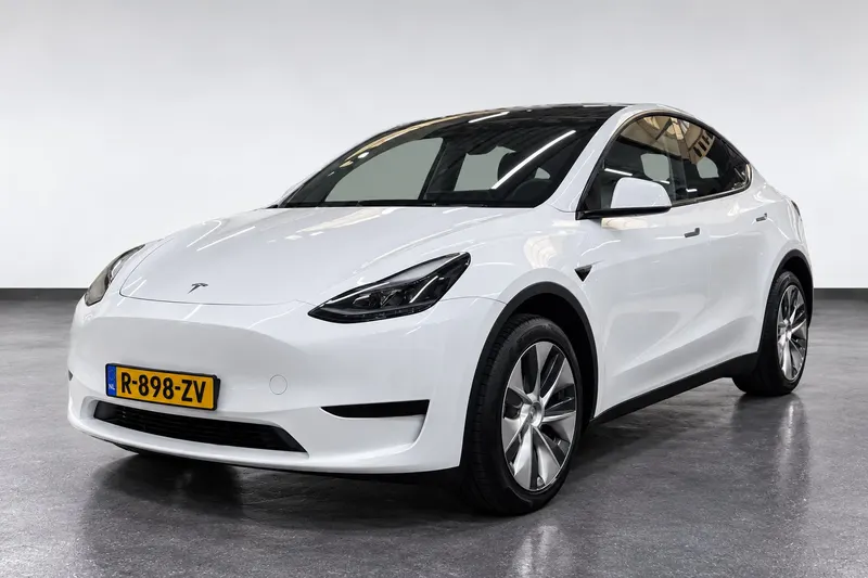 Tesla Model Y (2022)