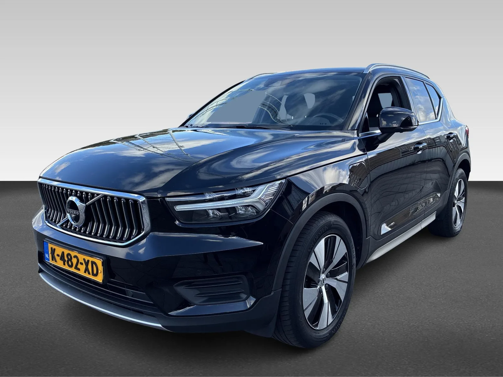 Volvo XC40 (2021) — foto 1