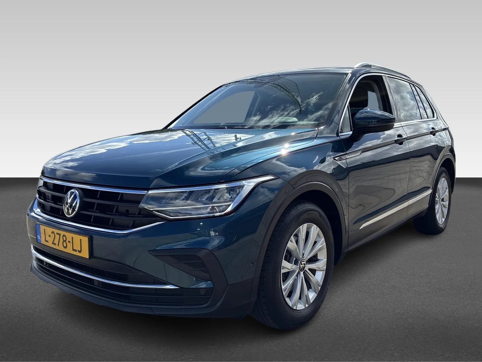 Volkswagen Tiguan (2021) — foto 1