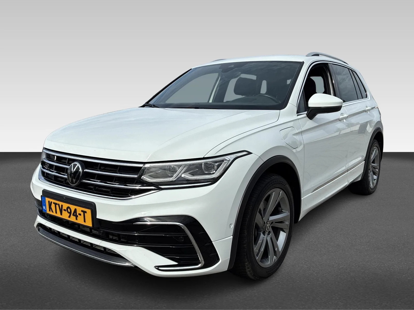 Volkswagen Tiguan (2024) — foto 1