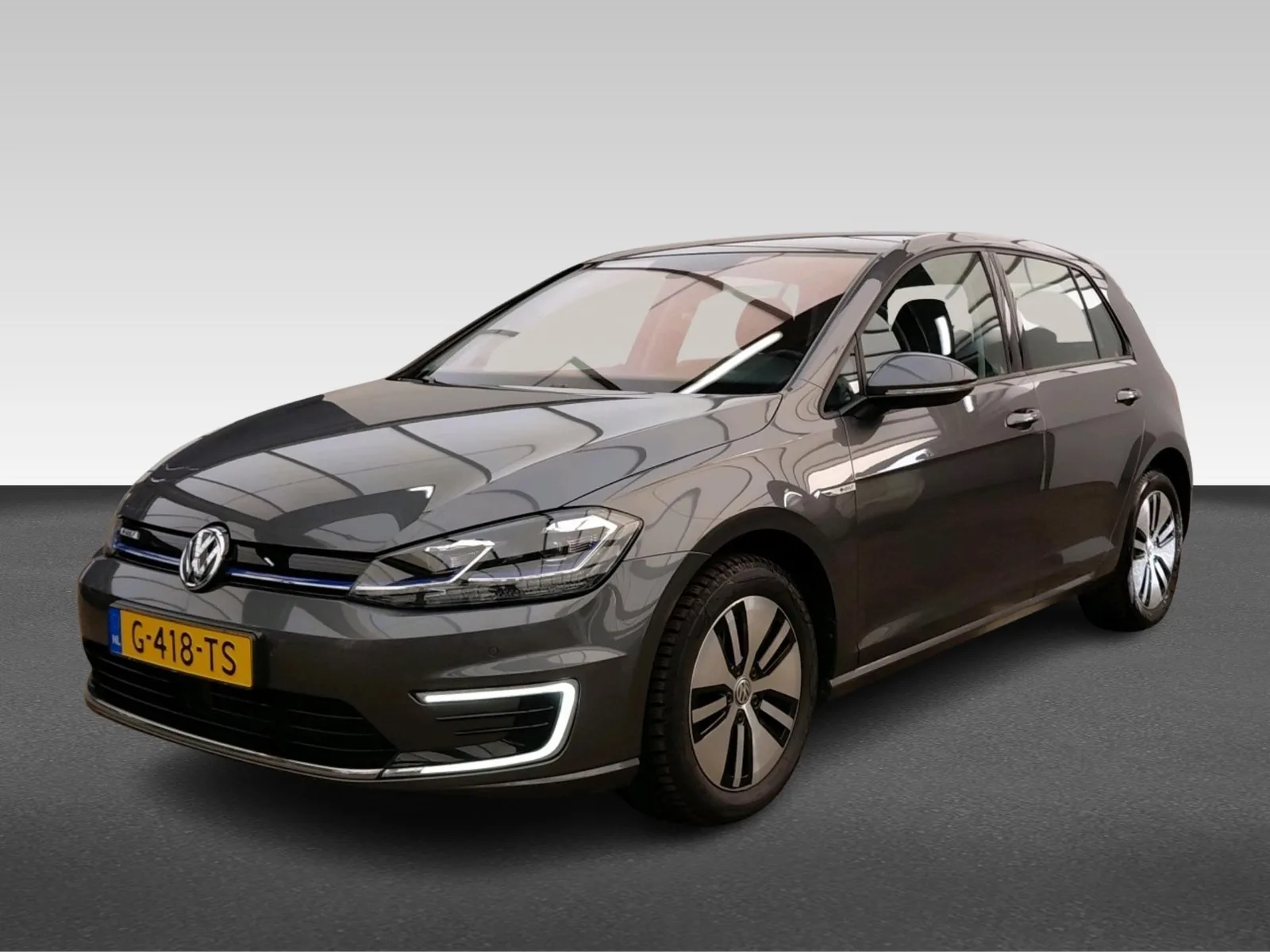 Volkswagen E-Golf (2019) — foto 1