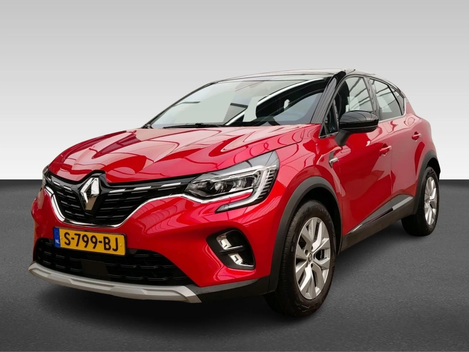Renault Captur (2022) — foto 1