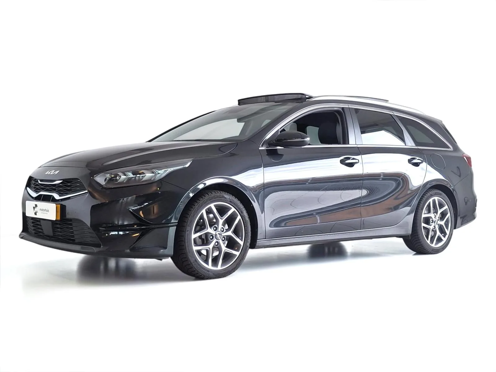 Kia Ceed Sportswagon (2024) — foto 1
