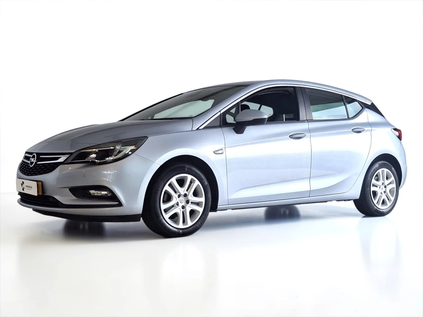 Opel Astra (2017) — foto 1