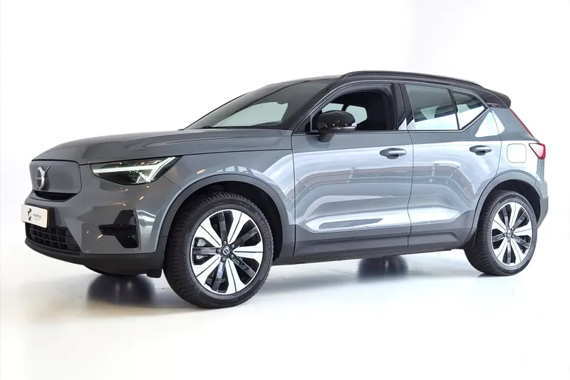 Volvo XC40 (2023)
