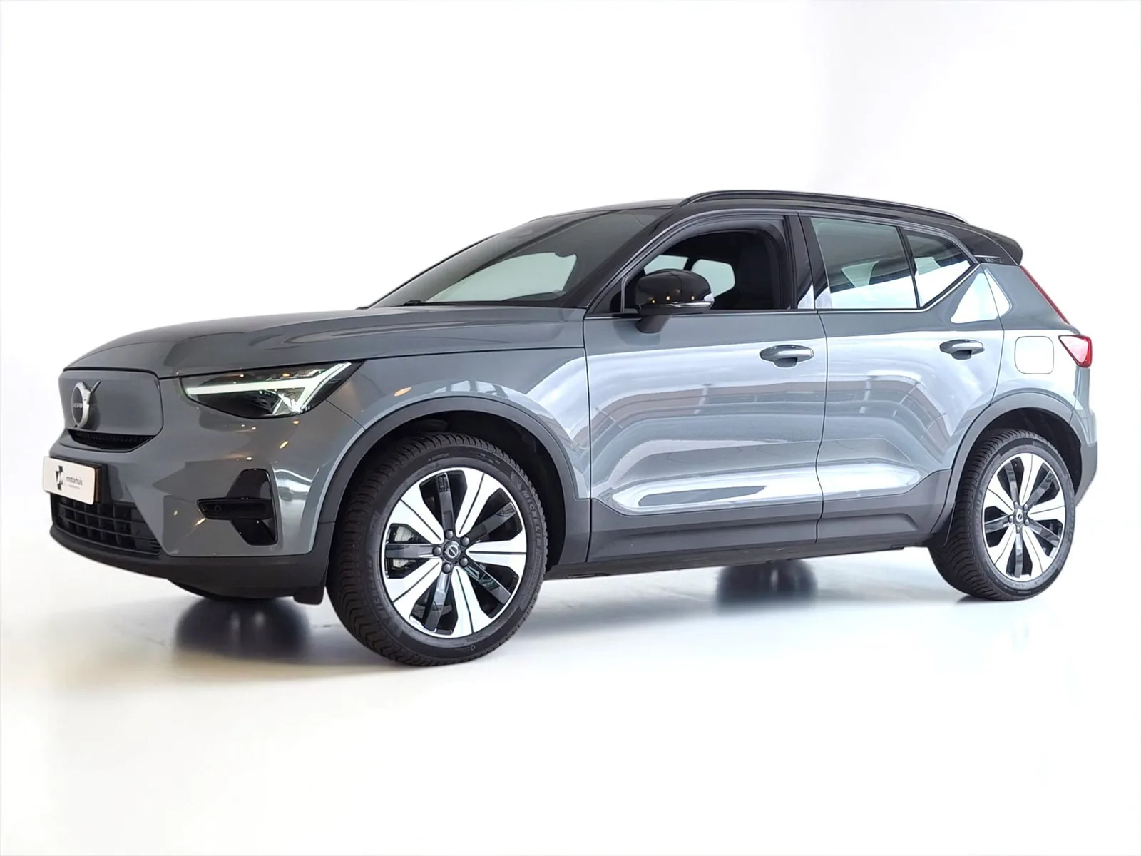 Volvo XC40 (2023) — foto 1