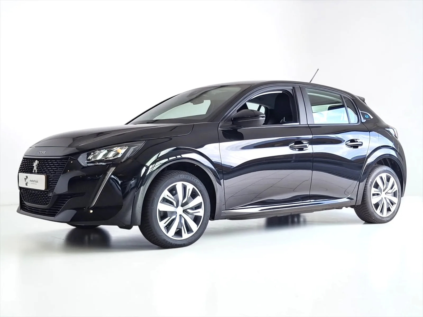 Peugeot e-208 (2023) — foto 1